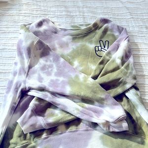 Cozy warming long sleeve! ||Color:green,purple, white|| ||brand: Rebellions one!